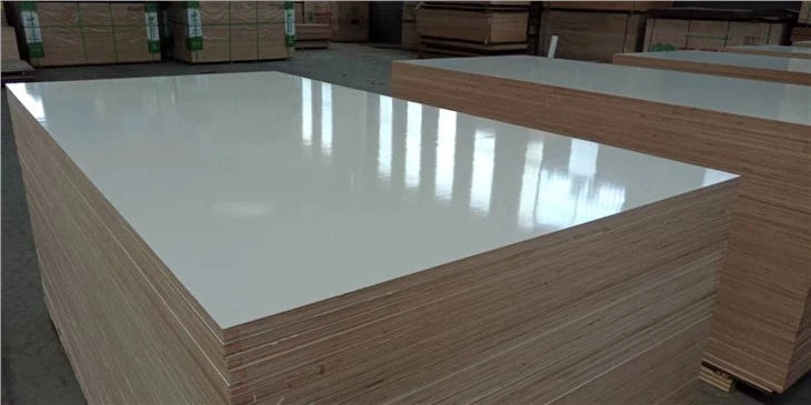 White And Wood Grain Colors With Glossy Sueface Melamine Laminated Mdf Board For Furniture
