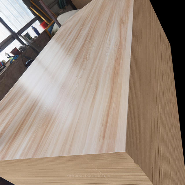 1220*800mm 18MM Synchronized Melamine Board Wood Veneer MDF Board E1 Moisture-Proof Contemporary Design For Bedroom Wardrobe factory
